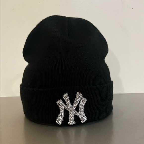 NEW “NY” Silver Rhinestone Logo Satin lined Beanie - Picture 1 of 4
